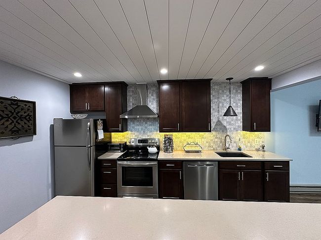 Image of 8 Laurel Brook Dr