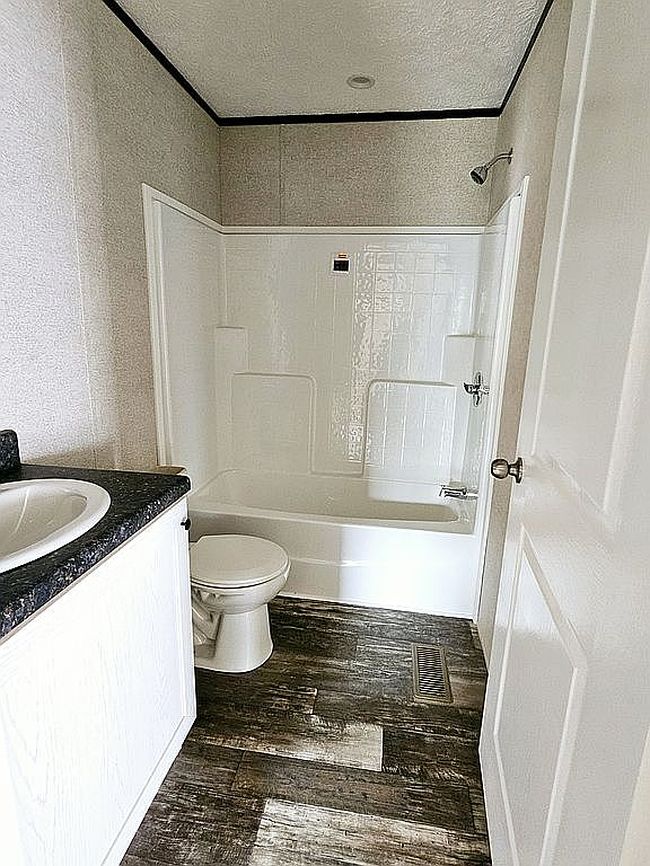 Additional photo 1 of property located at 285 Linda Ln