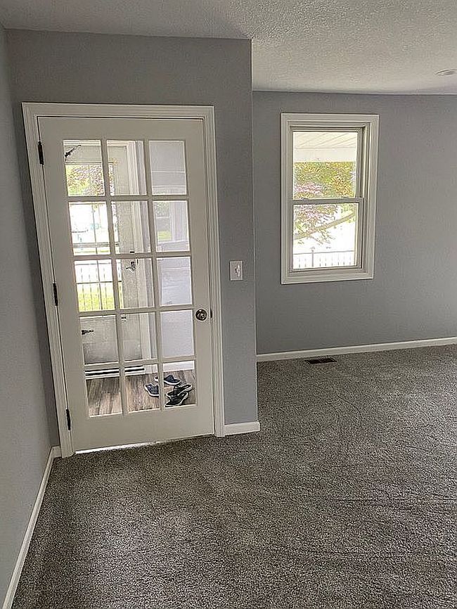 Photo of 44 State Park Dr, Bay City, MI