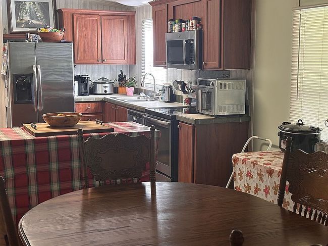 Additional photo 2 of property located at 1038 Fm 3098