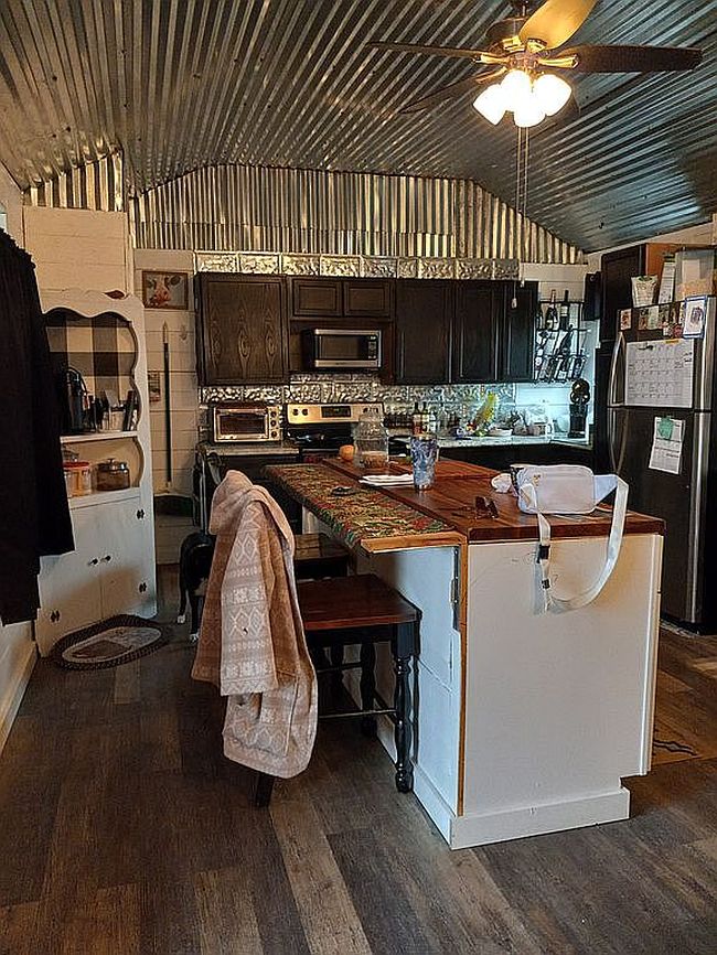 Photo of 402 W Pecan St, Johnson City, TX