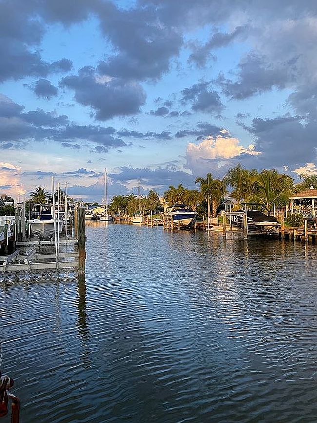 Photo of 513 Bahama Dr