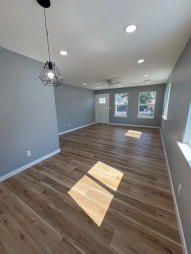 Additional photo 3 of property located at 1922 Main St