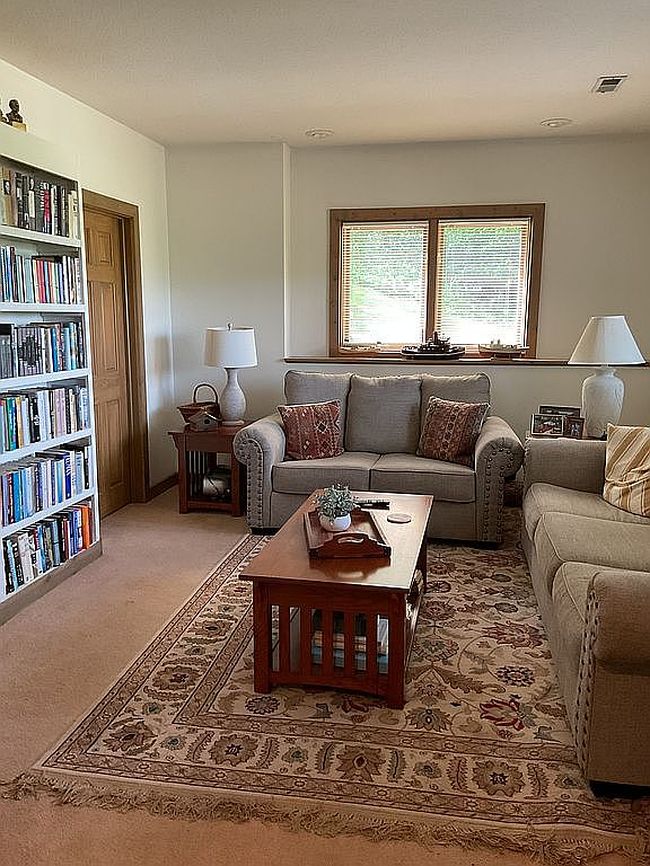 Image of 433 Territory Dr