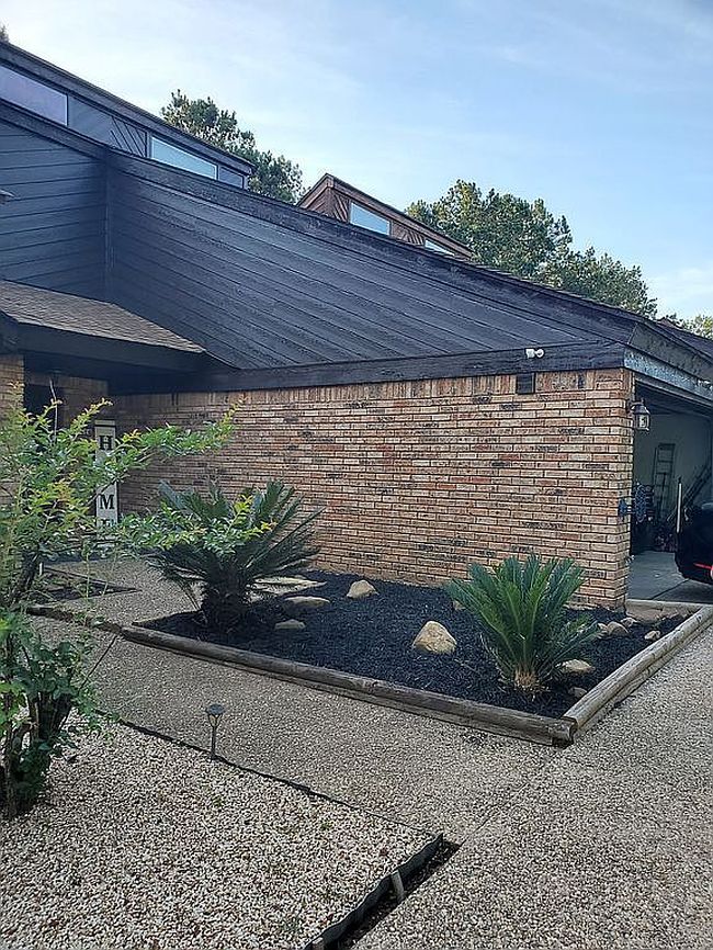 Photo of 8414 Pines Rd