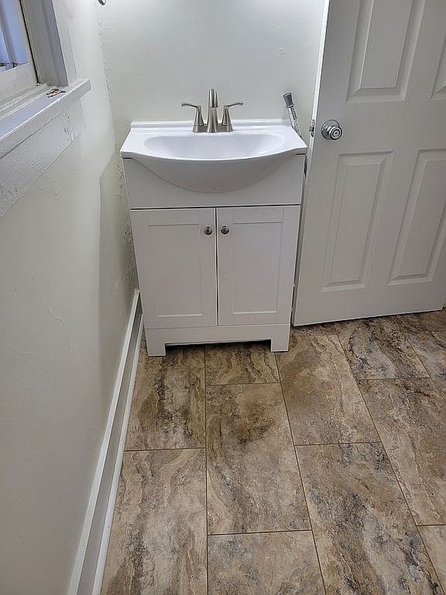 Preview of property located at 815 Hazlett Ave