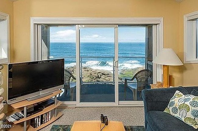 Photo of 1113 S Highway 101 #9, Depoe Bay, OR