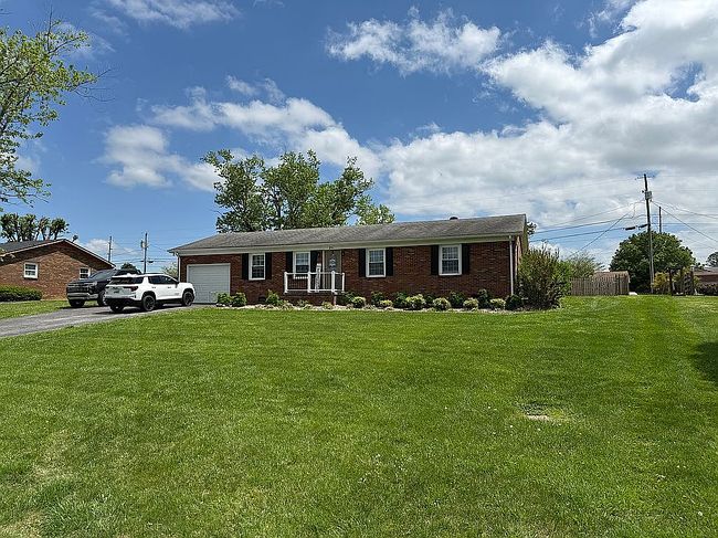 Image of 26 Greenlawn Dr