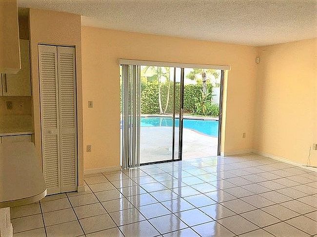 Photo of 11805 Sw 107th Ter, Miami, FL