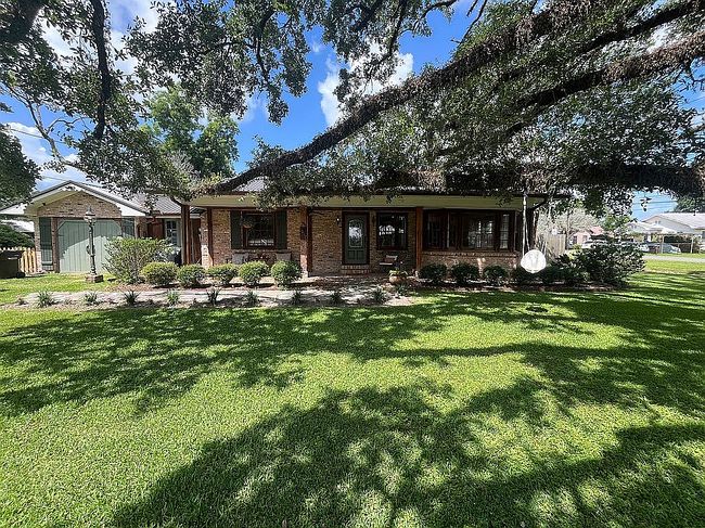 Photo of 1017 Solomon St, Breaux Bridge, LA