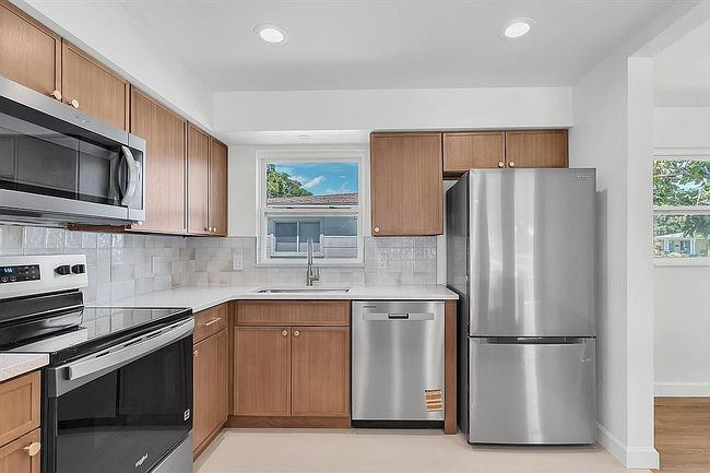 Photo of 6280 Dr Martin Luther King Jr St S, Saint Petersburg, FL