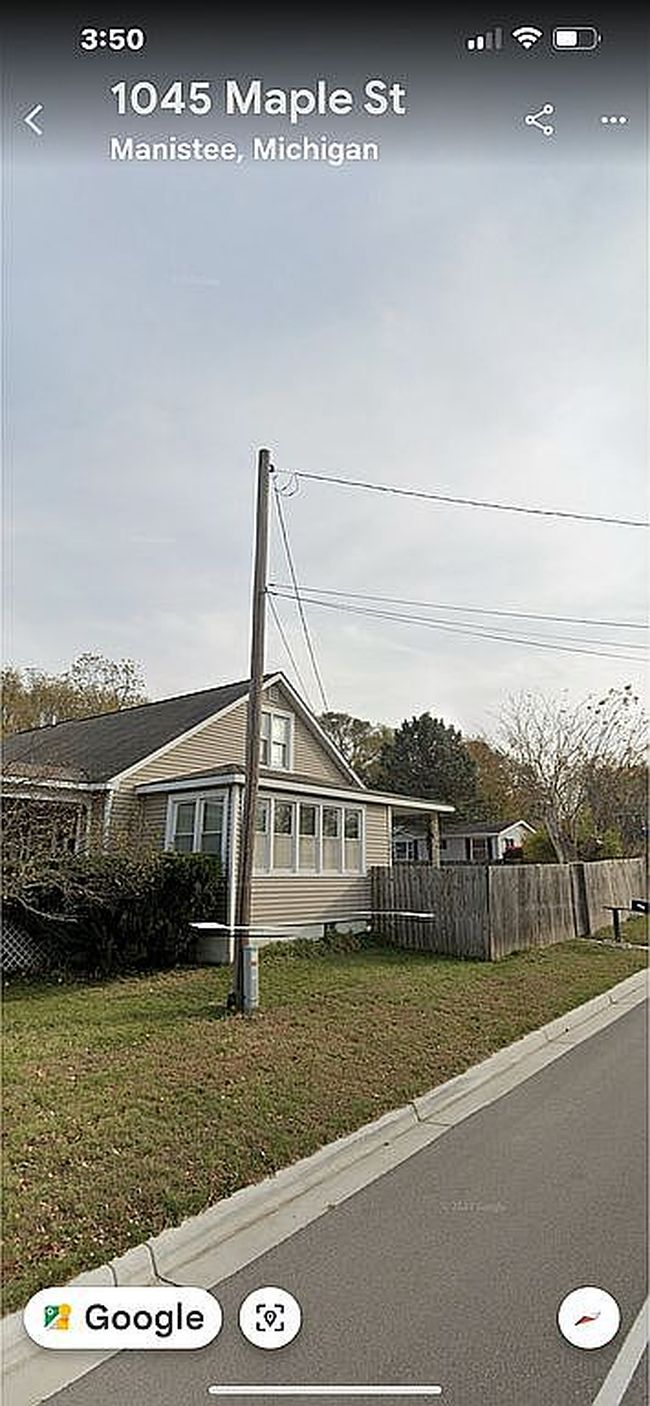 Image of 1045 Maple Rd