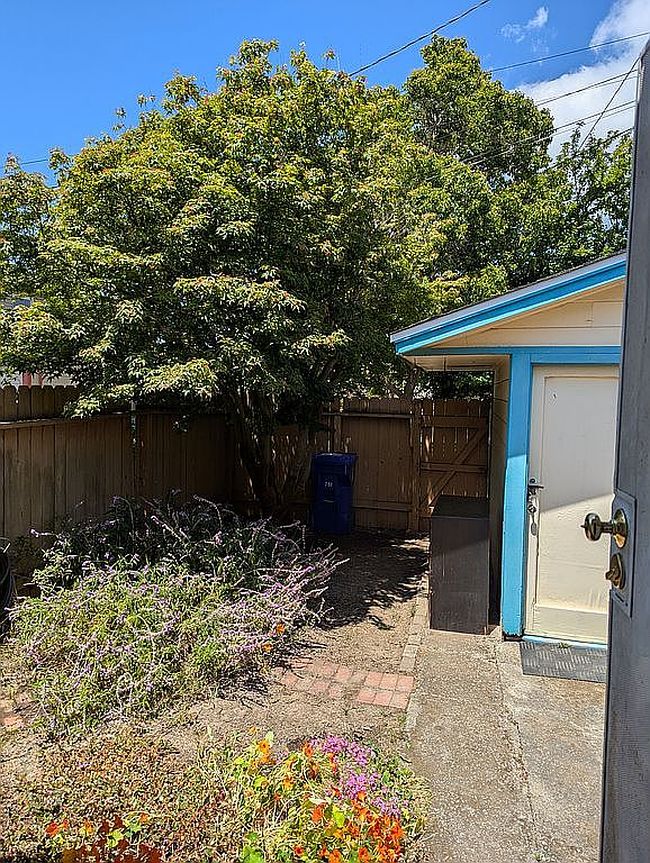 Image of 347 W Bissell Ave