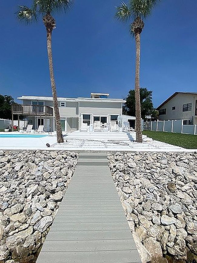 Photo of 9410 Oak St, Riverview, FL