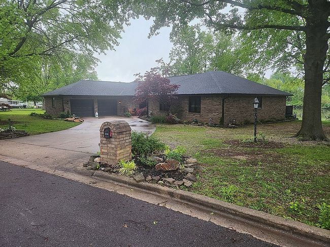Photo of 718 Lakeview Dr, Aurora, MO