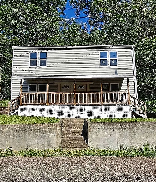 Photo of 397 Ridge Ave, Weirton, WV