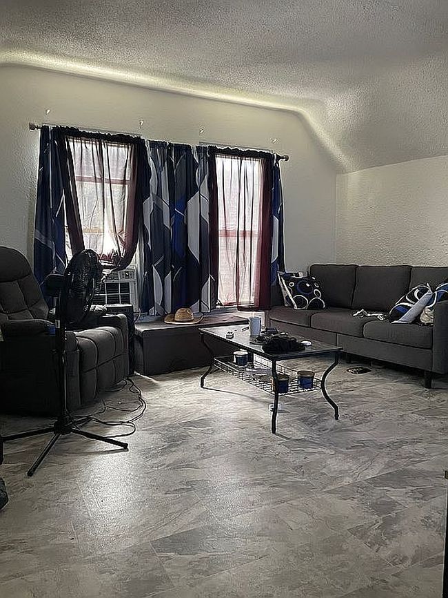 Photo of 924 14 1/2 St, Rock Island, IL