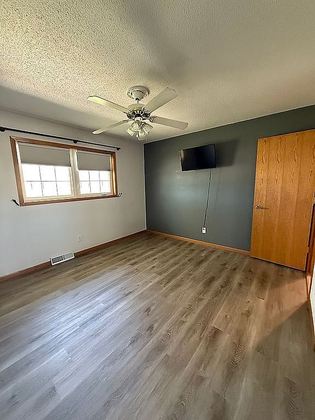 Image of 437 10th Ave E