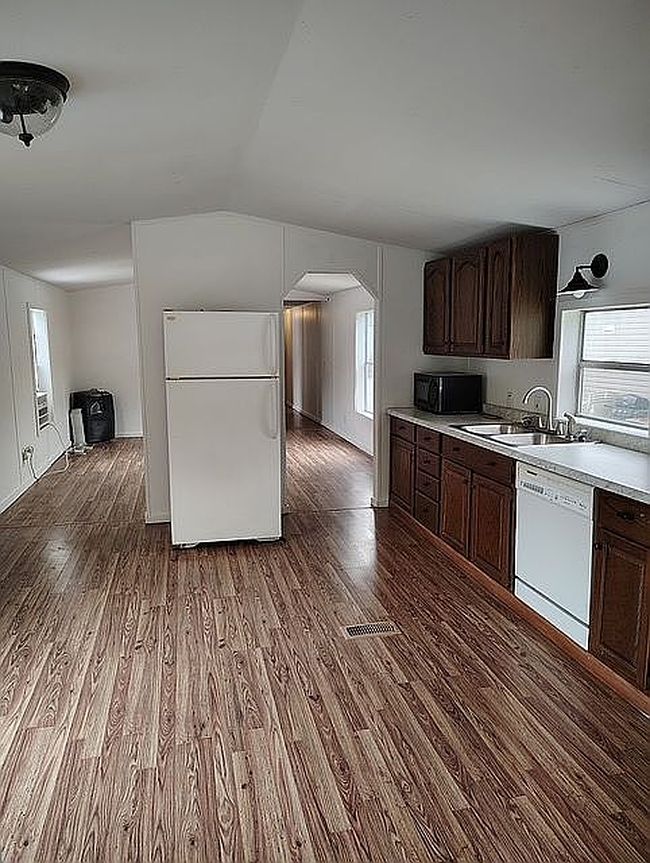 Image of 111 Bennett Dr