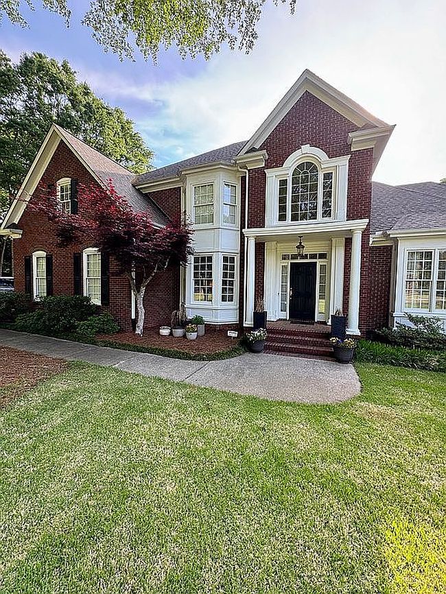 Additional photo 2 of property located at 218 Alender Way