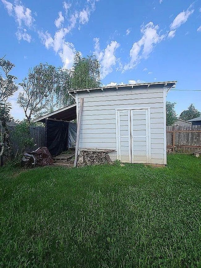 Image of 221 Sw Rainbow Ave