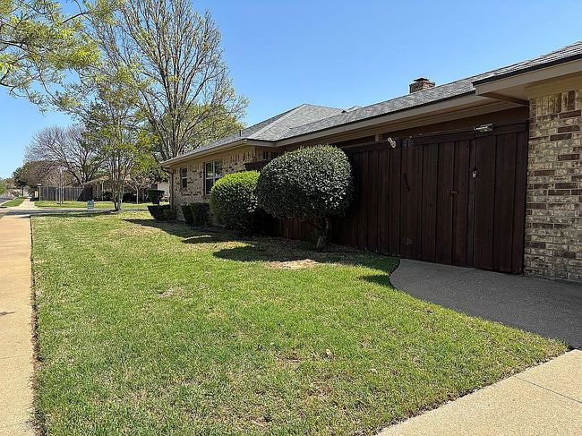 Image of 3229 Emerald St