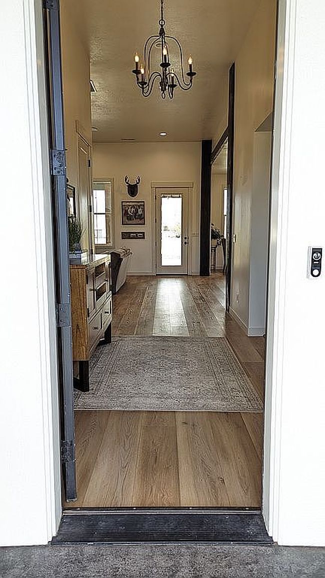 Additional photo 1 of property located at 471 W 2300 S