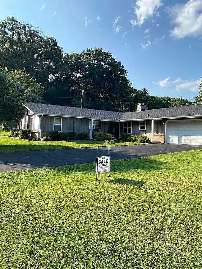 Photo of 396 W Margaret Fuller Rd, Oregon, IL