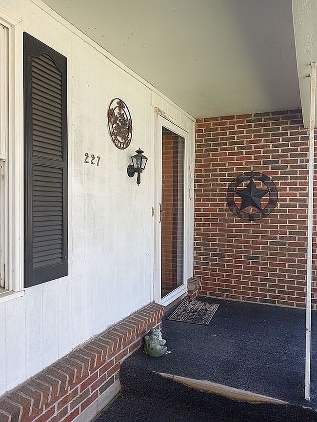 Image of 227 Markwith Ave