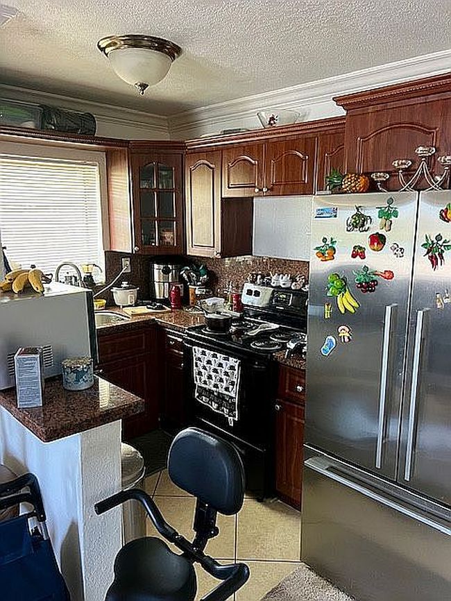Photo of 855 W 29th St Apt 11, Hialeah, FL