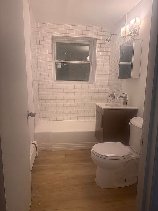 Photo of 33 Montvale Ave Apt 2, Woburn, MA
