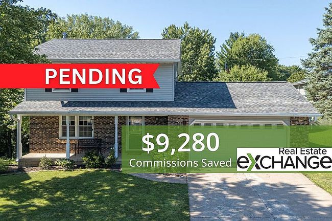 Photo of 1320 Medina Ct, Bettendorf, IA