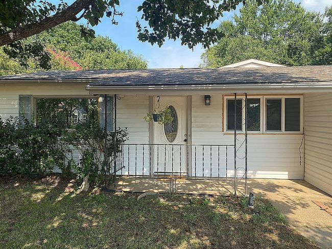 Preview of property located at 1900 S Maurice Ave
