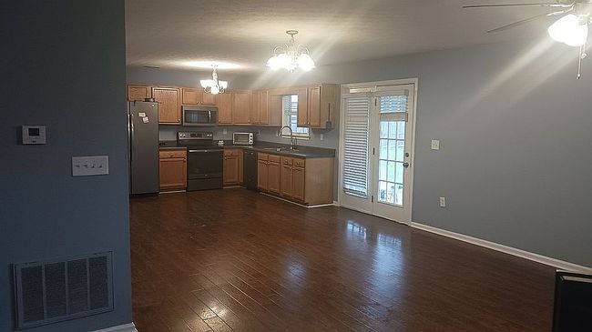 Image of 679 Red Hill Rd
