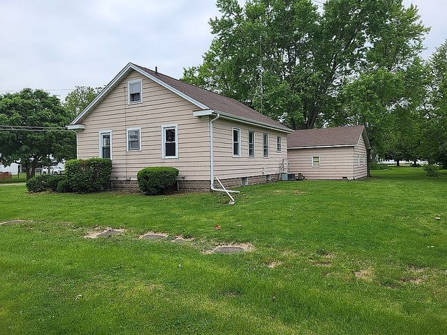 Image of 110 E Van Alstine St