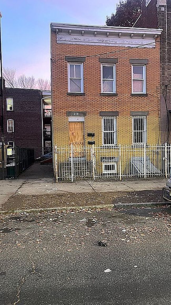 Photo of 210 Berkeley Ave