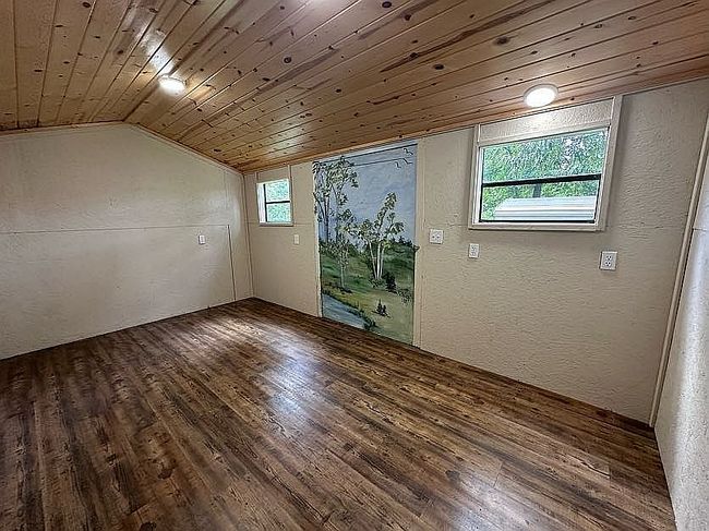 Image of 2509 Lakeview Dr