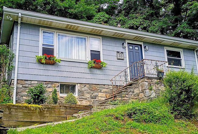 Photo of 33 Curry Rd, Mahopac, NY