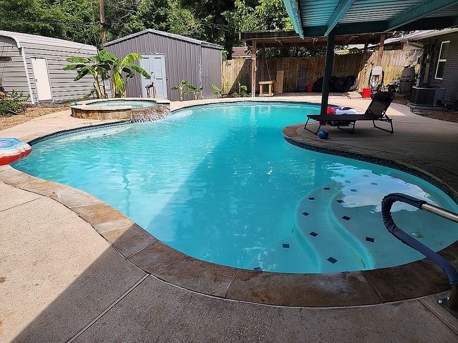 Photo of 1220 Crestview Dr, Vidor, TX