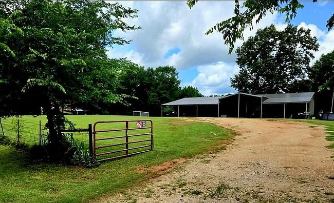 Additional photo 3 of property located at 7526 Fm 138