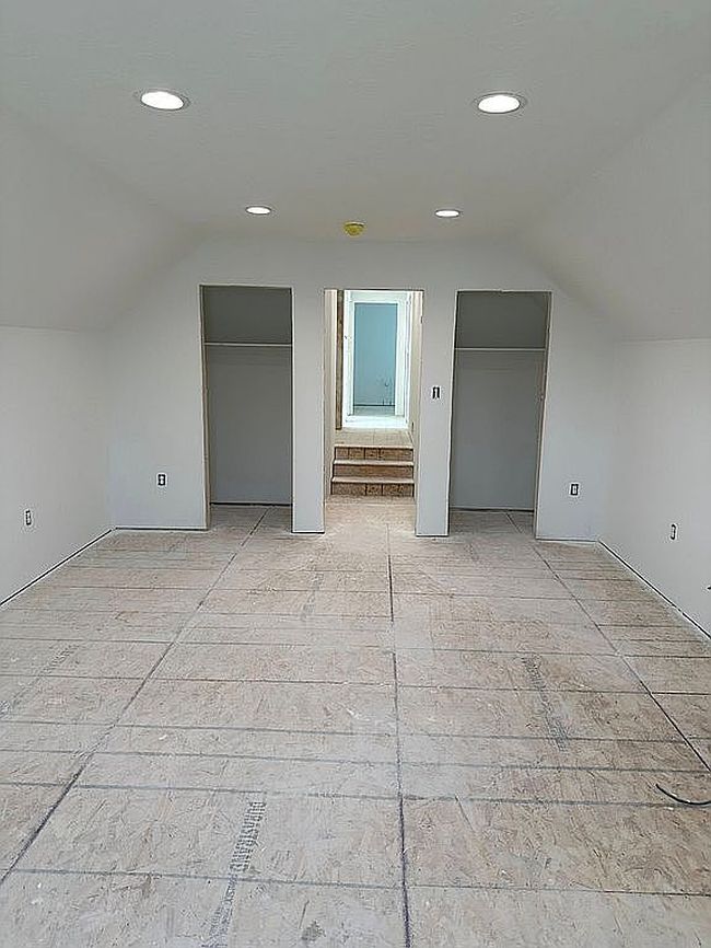 Photo of 810 Mockingbird Dr, North Platte, NE