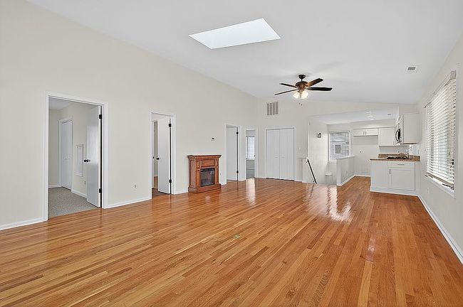 Additional photo 1 of property located at 812 Surfside Ave