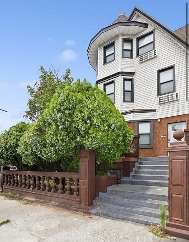 Photo of 2701 Glenwood Rd, Brooklyn, NY
