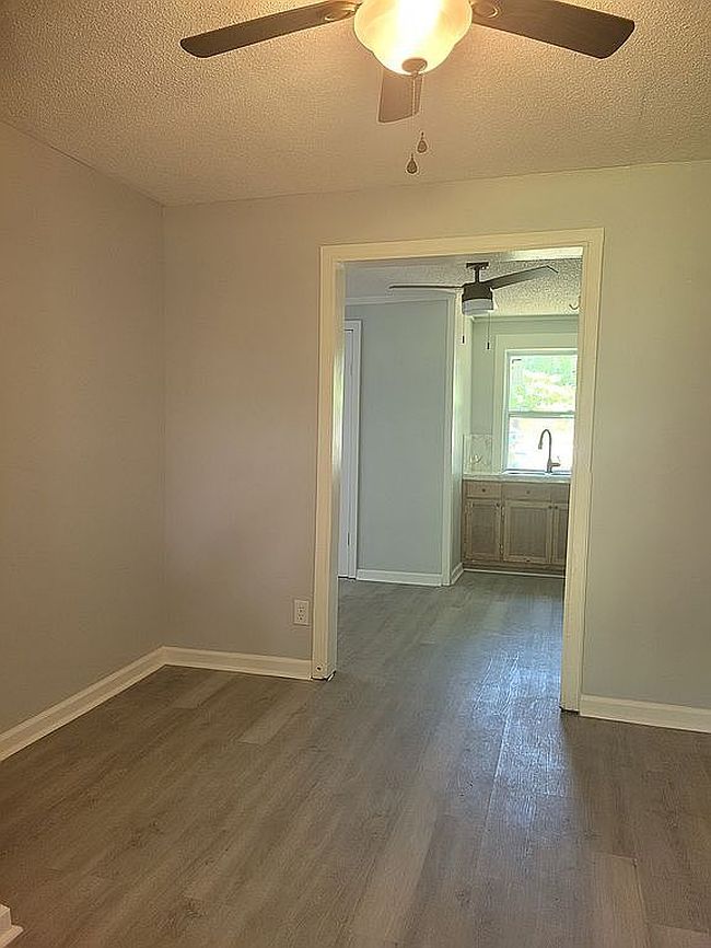 Image of 2410 Veterans Dr