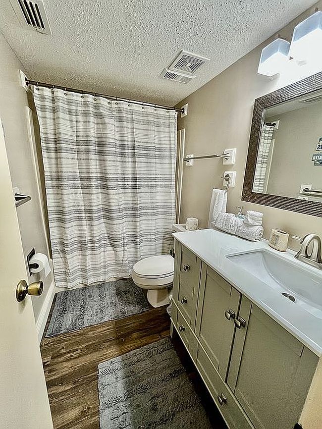 Additional photo 2 of property located at 1007 W Beach Blvd Apt 34