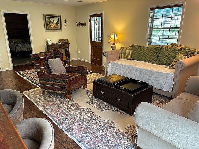 Image of 1375 Kern Carlton Rd