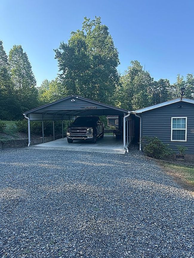 Photo of 186 Pinewood Rd, Reidsville, NC