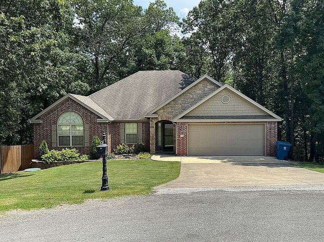 Photo of 10 Reighton Ln, Bella Vista, AR