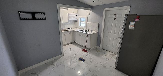 Additional photo 1 of property located at 1445 Sw 127th Ct