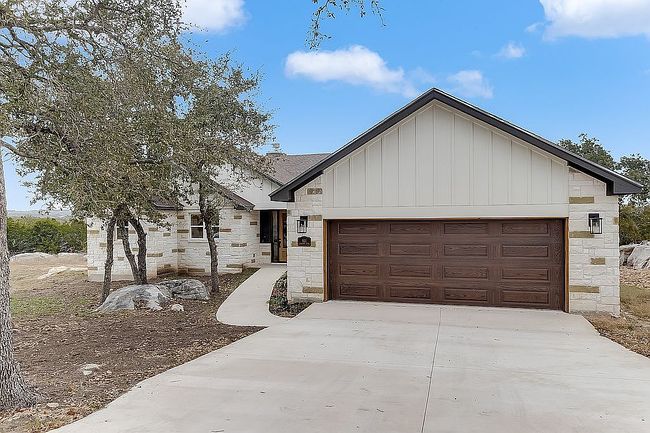 Photo of 921 Meredith Ct, Marble Falls, TX